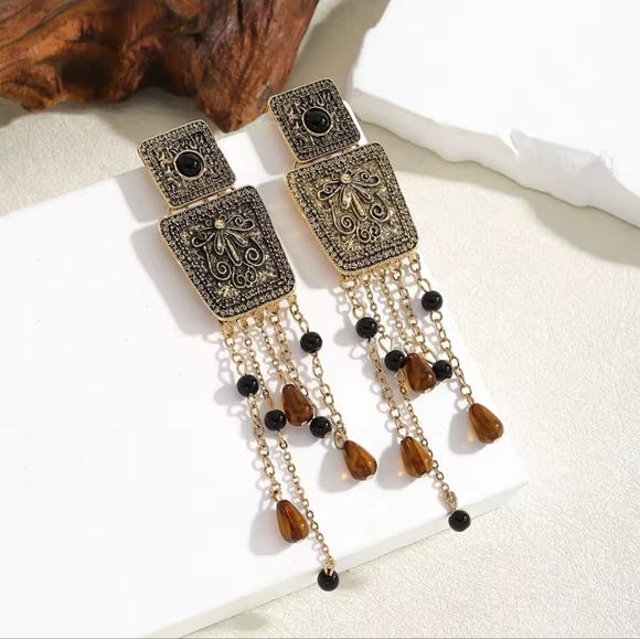 Vintage Gold Dangle Earrings - Picture 3 of 5